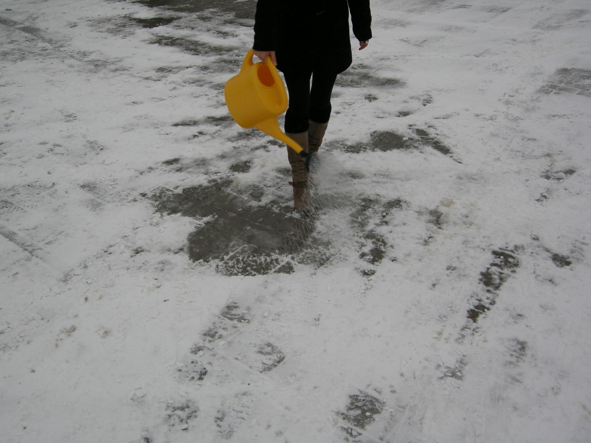 Schnee- und Eisfrei  flüssiger Streusalzersatz, umweltfreundlich, bis -50  °C - ILKA-Chemie GmbH