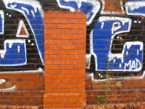 ILKA-Graffiti-Ex Spezialabbeizer von Graffiti an Steinfassaden und Mauern – CKW – frei, gegen Farbschmierereien, Parolen und Graffiti