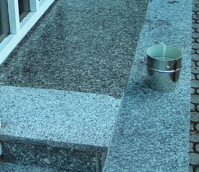 ILKA-Strukturfix   Spezialvertiefer von Farbe und Struktur bei Tonplatten, Klinker, Ziegelfliesen, Natur- und Kunststeinen, sowie bei Beton. Hat eine imprägnierende und schmutzabweisende Wirkung