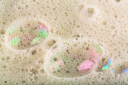 ILKA–Entschäumer A ILKA–Entschäumer A Mineralöl- und silikonfreier Entschäumer für wässrige Systeme